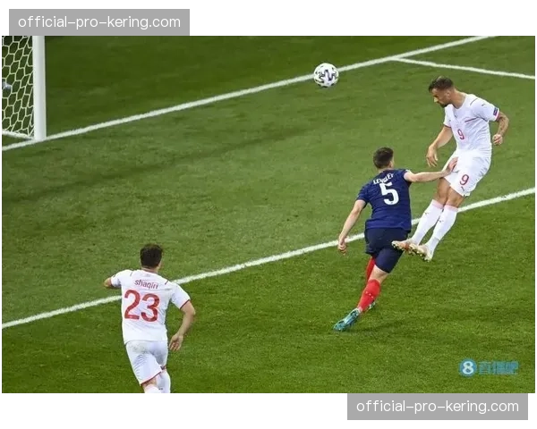 朗格莱后场传球被断，费兰·托雷斯助攻亚马尔单刀破门